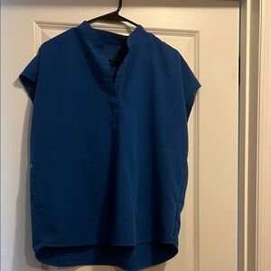 Figs Rafaela Oversized Scrub Top Size Medium
